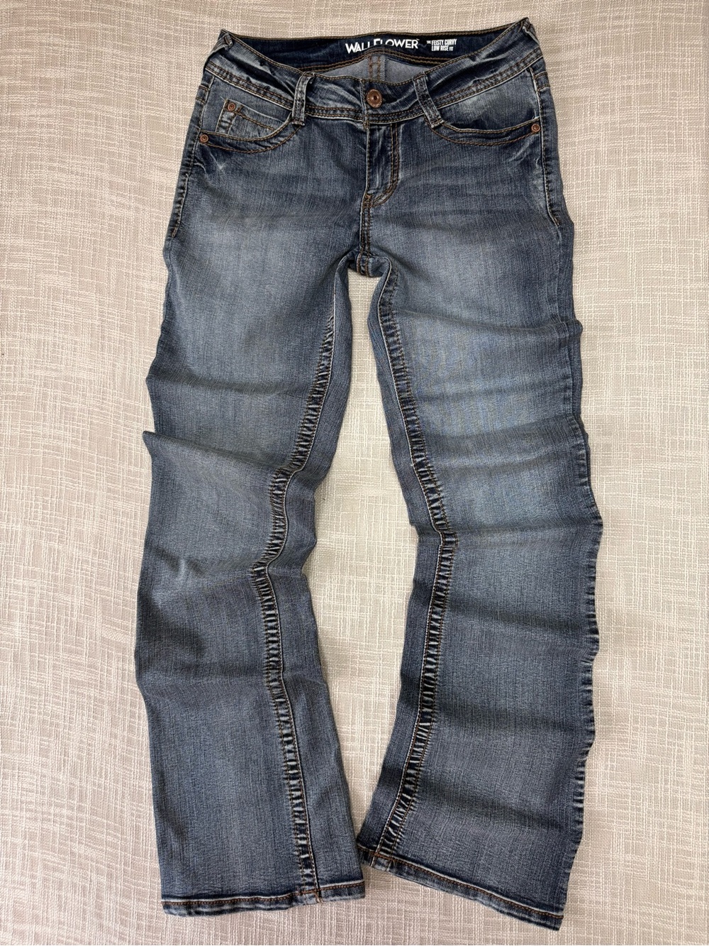 WallFlower Size 5 Low Rise Flared Jeans Y2K Feisty Curvy Bootcut Denim